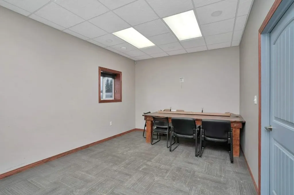 1101 Main Avenue Sundre AB T0M 1X0