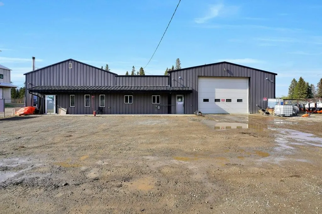 1101 Main Avenue Sundre AB T0M 1X0