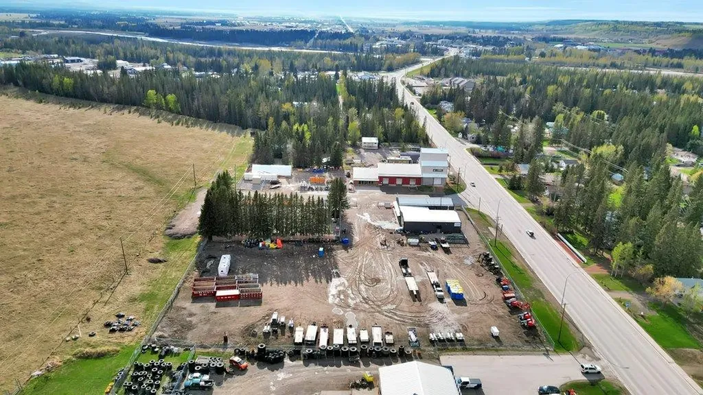 1101 Main Avenue Sundre AB T0M 1X0