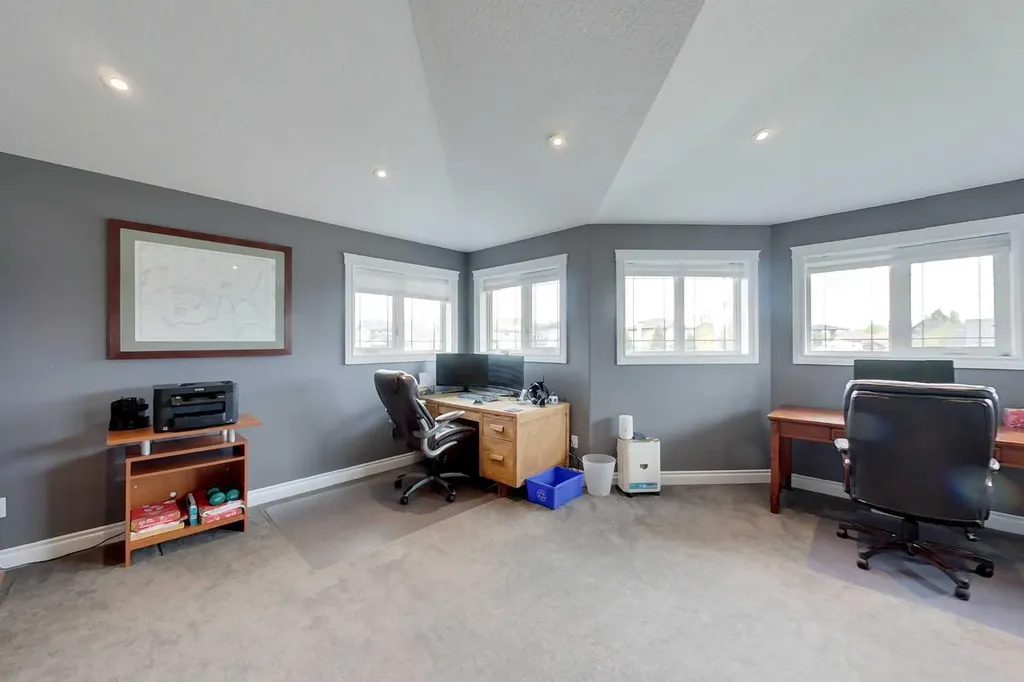 701 9 Street SE Slave Lake AB T0G 2A3