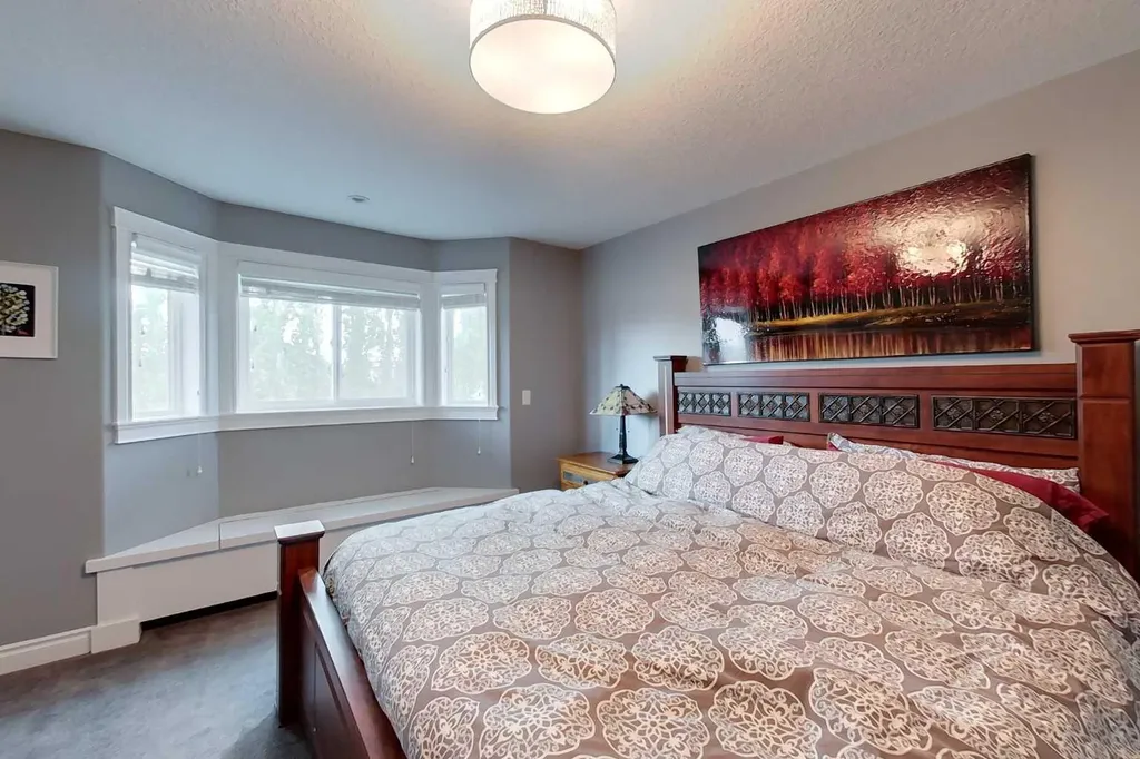 701 9 Street SE Slave Lake AB T0G 2A3