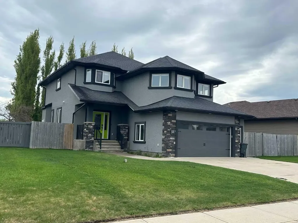 701 9 Street SE Slave Lake AB T0G 2A3