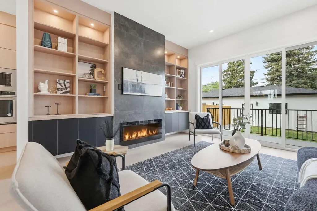 2105B 7 Street NE Calgary AB T2E4C7