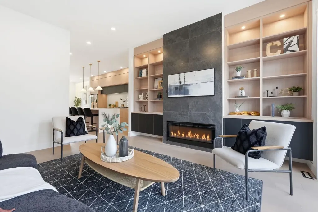 2105B 7 Street NE Calgary AB T2E4C7