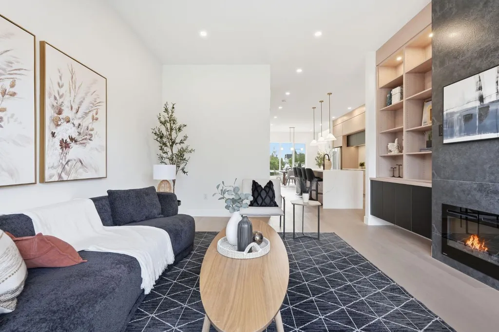 2105B 7 Street NE Calgary AB T2E4C7