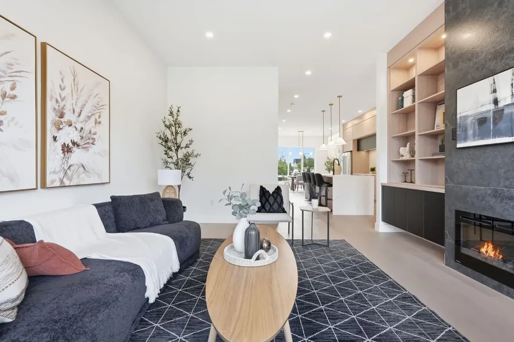 2105B 7 Street NE Calgary AB T2E4C7