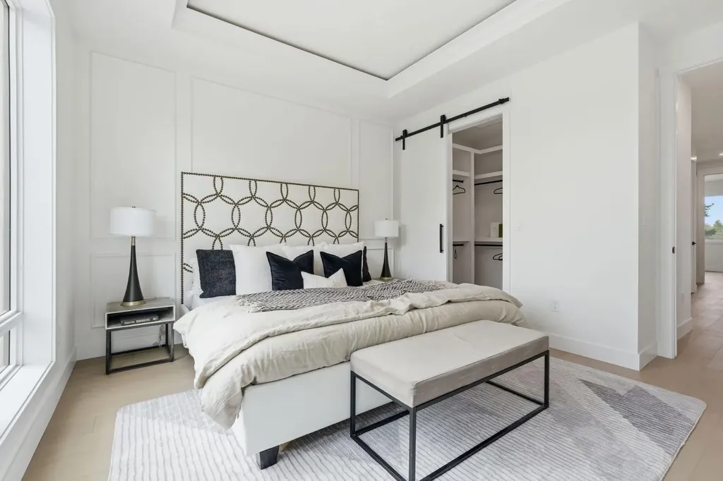 2105B 7 Street NE Calgary AB T2E4C7