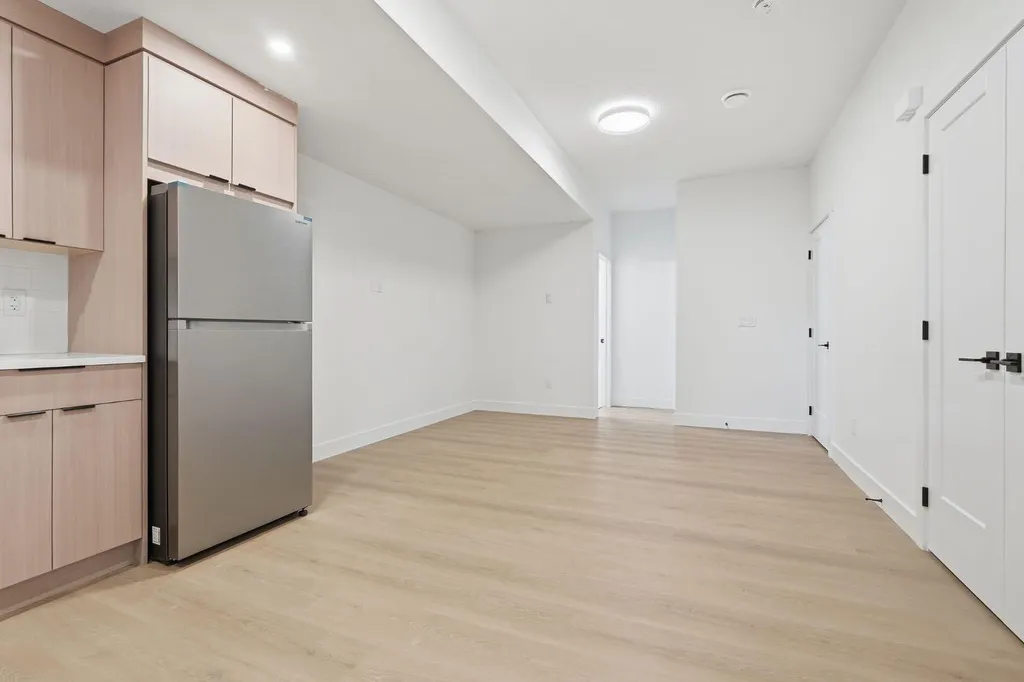 2105B 7 Street NE Calgary AB T2E4C7