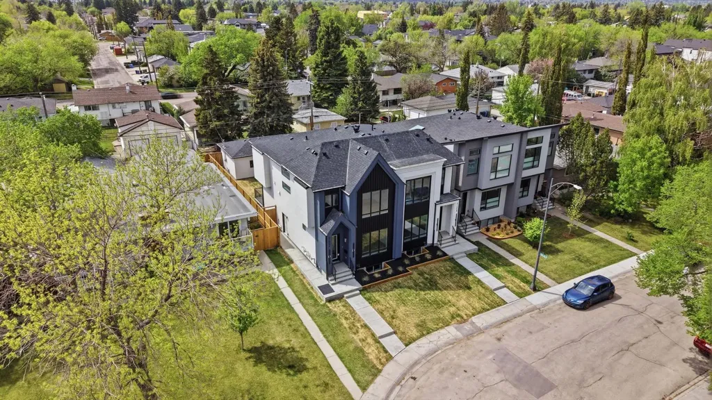 2105B 7 Street NE Calgary AB T2E4C7