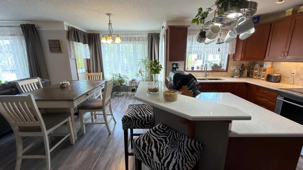 123 Hawkmere View Chestermere AB T1X 1T7