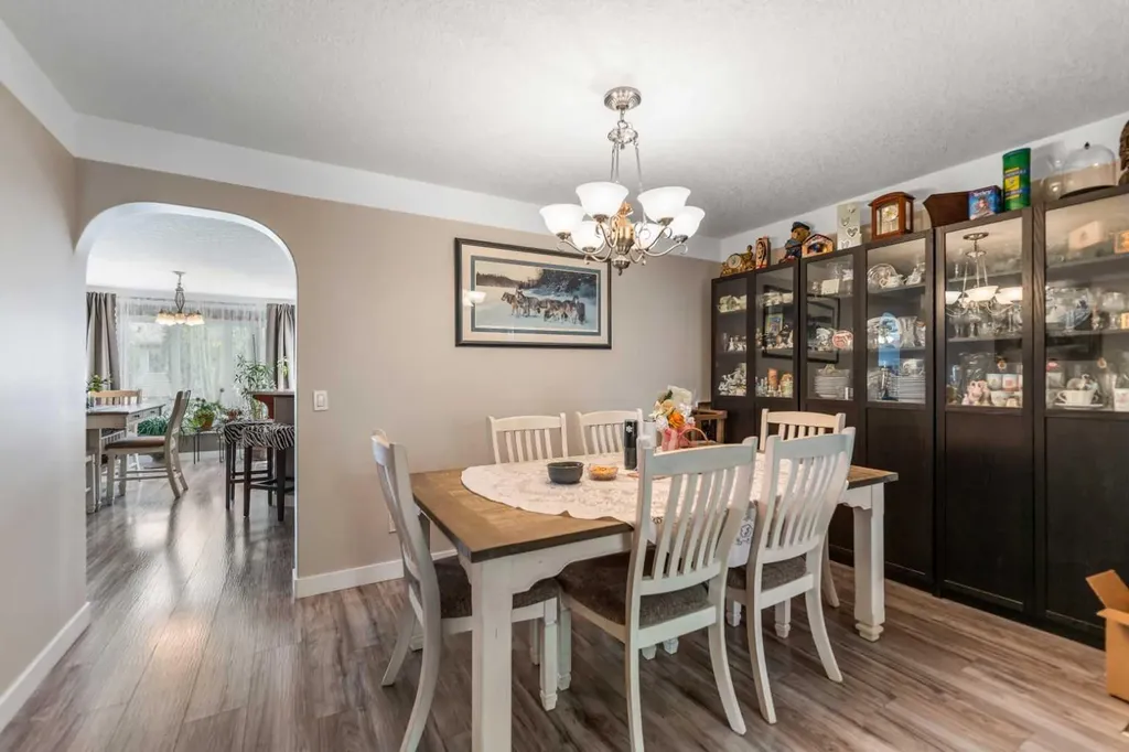 123 Hawkmere View Chestermere AB T1X 1T7