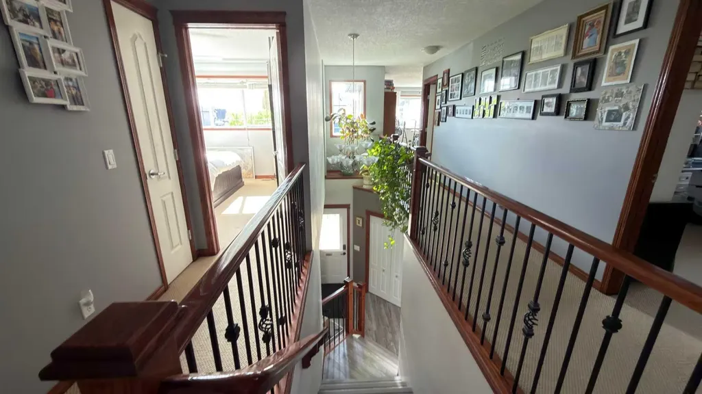 123 Hawkmere View Chestermere AB T1X 1T7