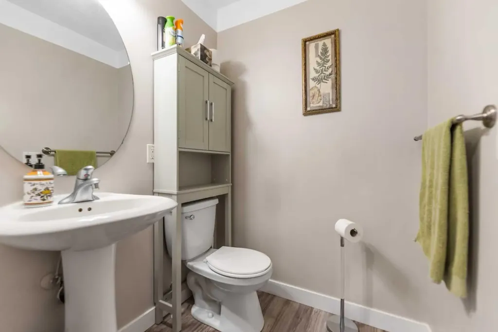 123 Hawkmere View Chestermere AB T1X 1T7