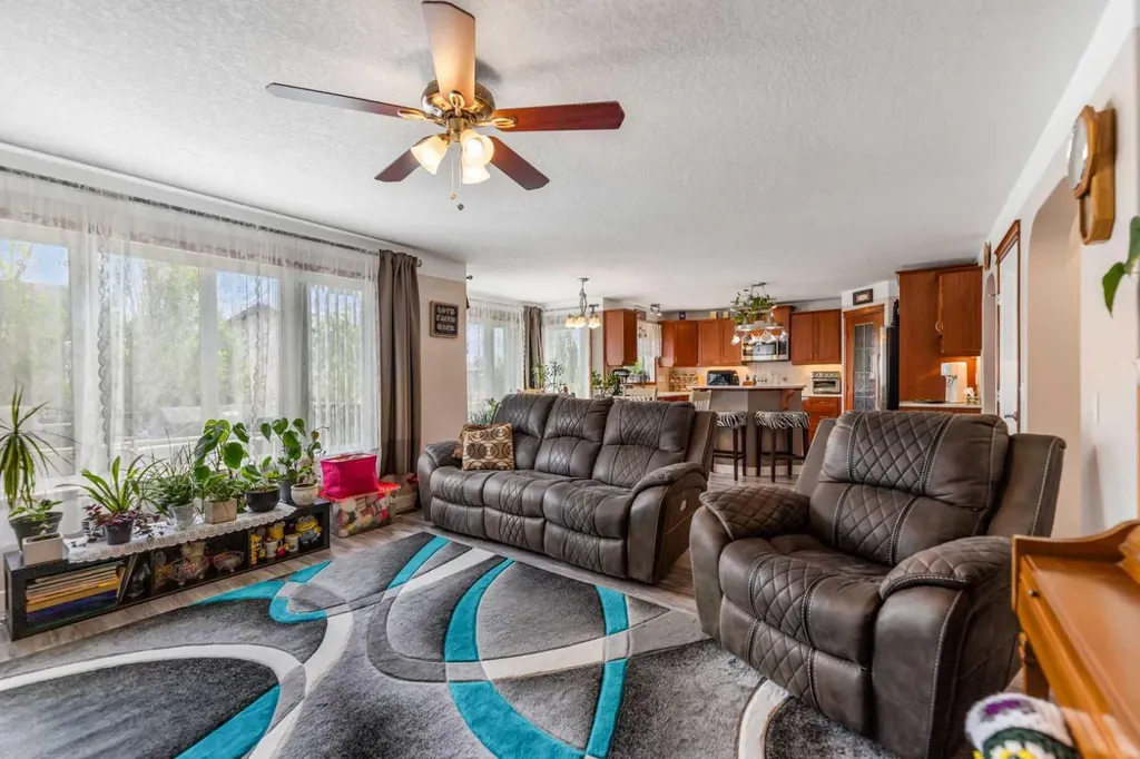 123 Hawkmere View Chestermere AB T1X 1T7