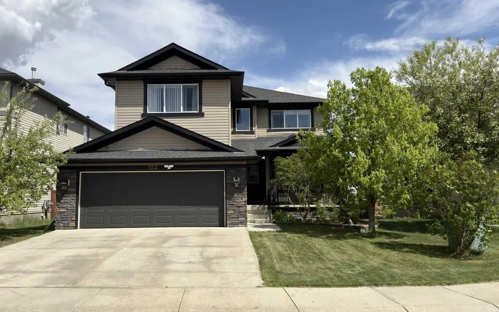 123 Hawkmere View Chestermere AB T1X 1T7
