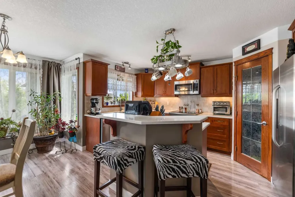 123 Hawkmere View Chestermere AB T1X 1T7