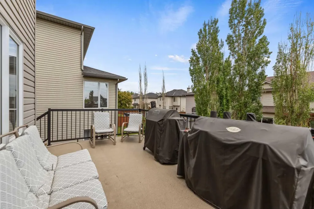 123 Hawkmere View Chestermere AB T1X 1T7