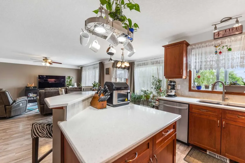 123 Hawkmere View Chestermere AB T1X 1T7