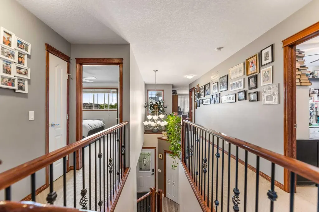 123 Hawkmere View Chestermere AB T1X 1T7