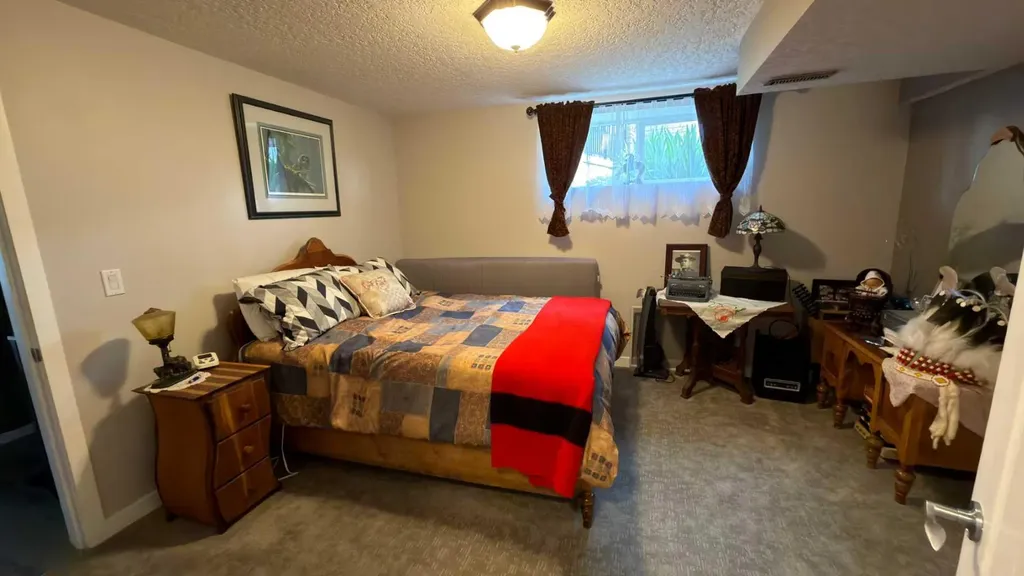123 Hawkmere View Chestermere AB T1X 1T7