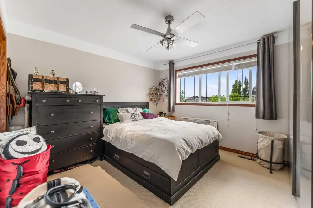 123 Hawkmere View Chestermere AB T1X 1T7