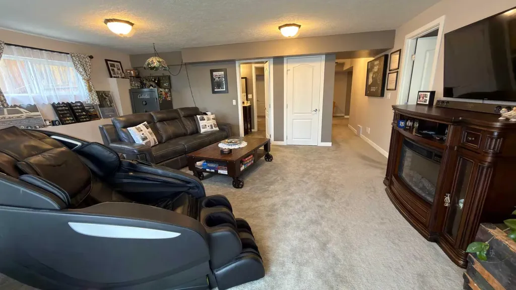 123 Hawkmere View Chestermere AB T1X 1T7