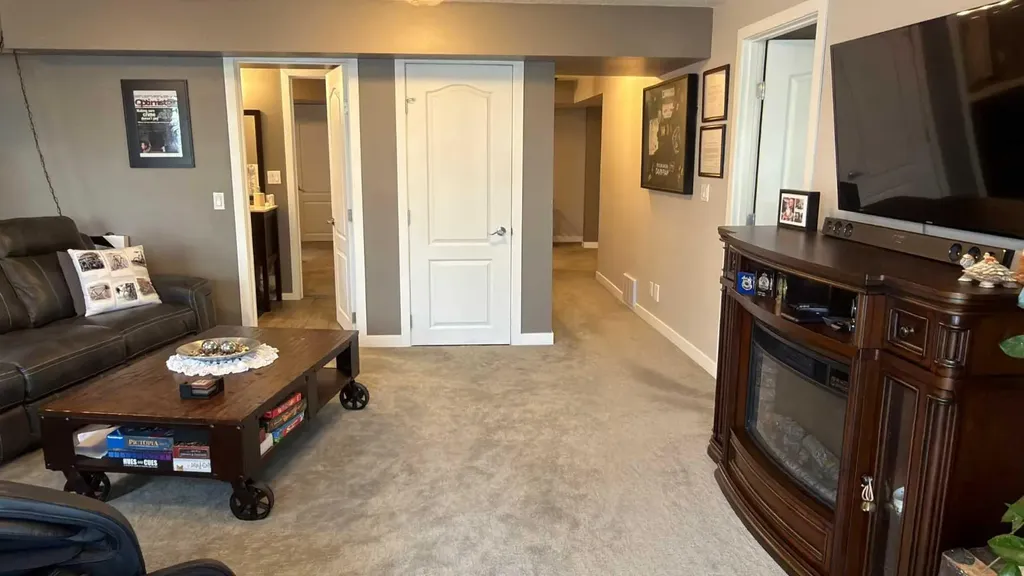 123 Hawkmere View Chestermere AB T1X 1T7