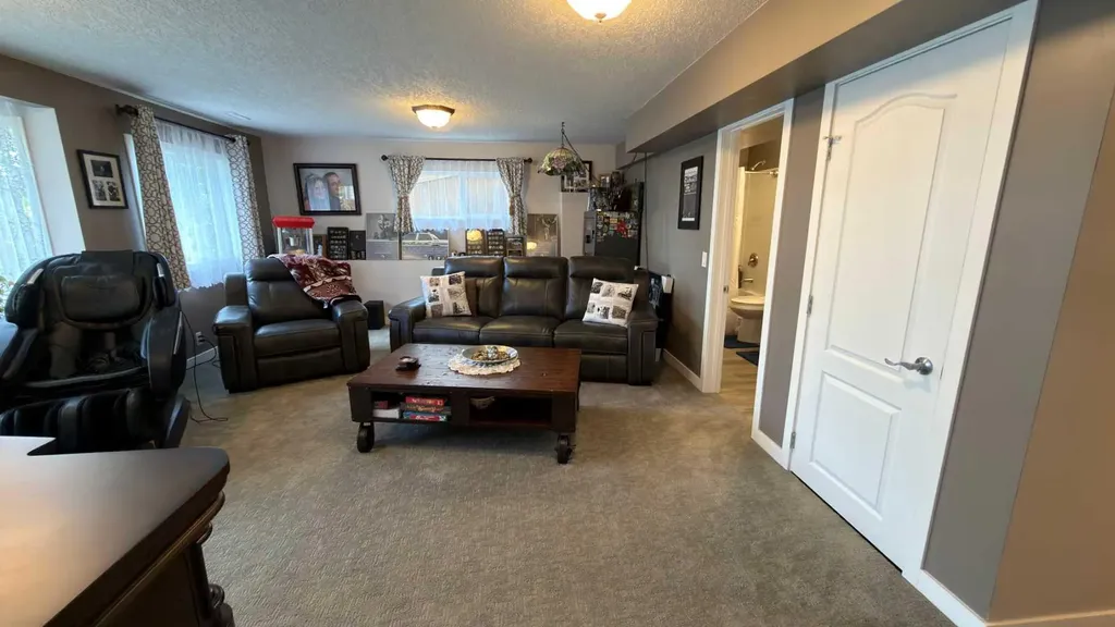 123 Hawkmere View Chestermere AB T1X 1T7