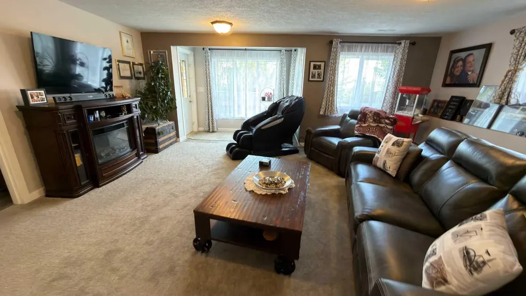 123 Hawkmere View Chestermere AB T1X 1T7
