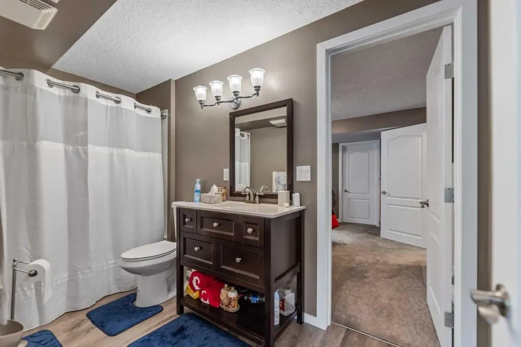123 Hawkmere View Chestermere AB T1X 1T7