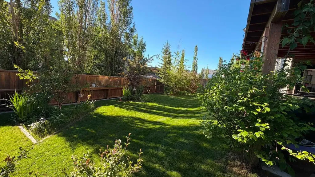 123 Hawkmere View Chestermere AB T1X 1T7