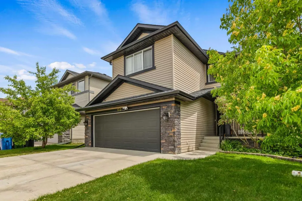 123 Hawkmere View Chestermere AB T1X 1T7