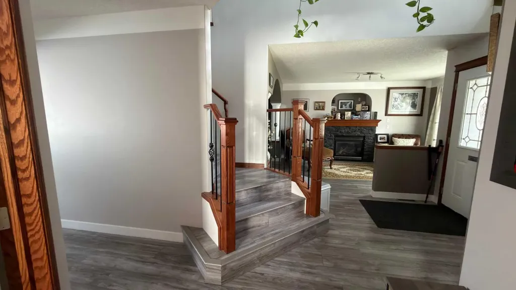 123 Hawkmere View Chestermere AB T1X 1T7