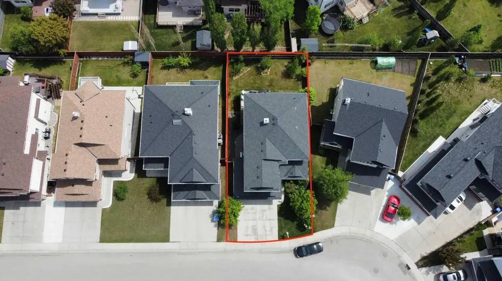 123 Hawkmere View Chestermere AB T1X 1T7