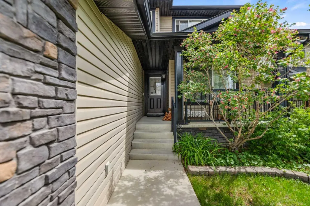 123 Hawkmere View Chestermere AB T1X 1T7