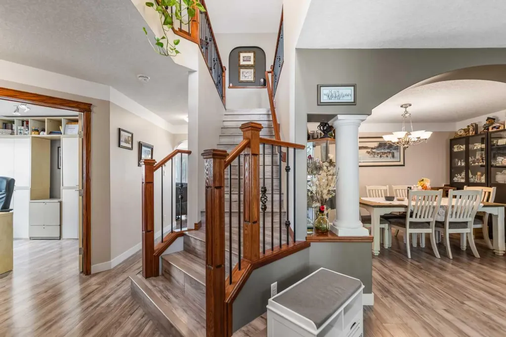 123 Hawkmere View Chestermere AB T1X 1T7