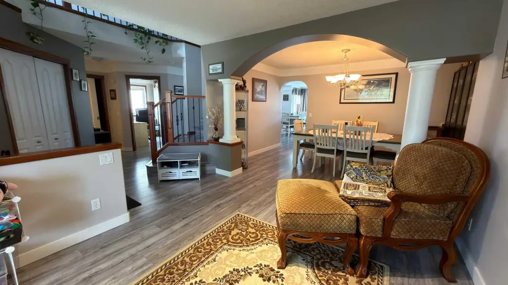 123 Hawkmere View Chestermere AB T1X 1T7