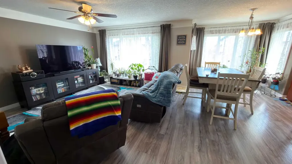 123 Hawkmere View Chestermere AB T1X 1T7