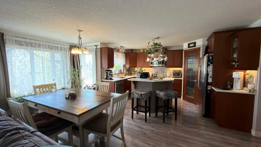 123 Hawkmere View Chestermere AB T1X 1T7