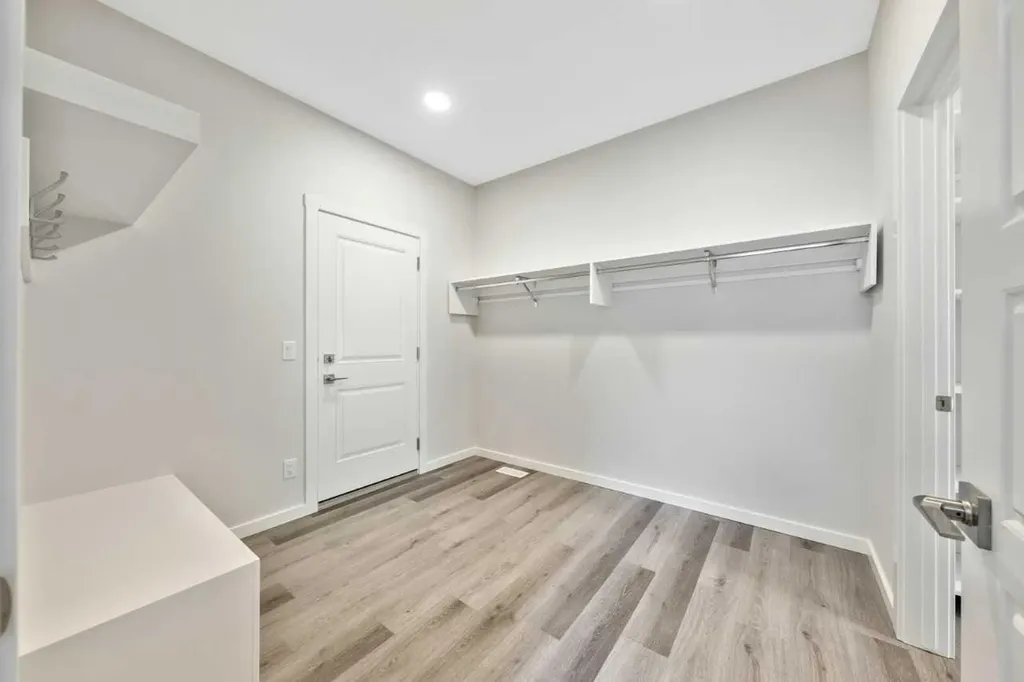 5 Heartwood Lane SE Calgary AB T3M2K1
