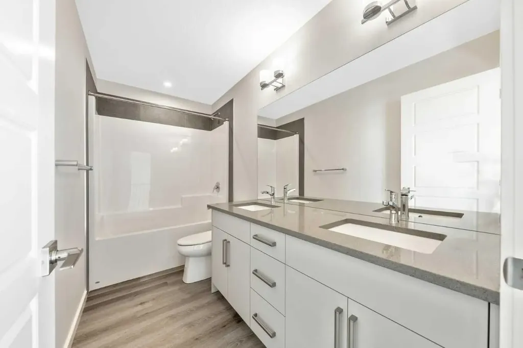 5 Heartwood Lane SE Calgary AB T3M2K1