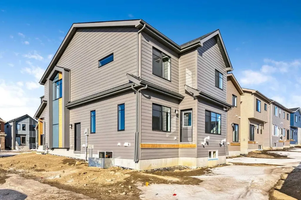 5 Heartwood Lane SE Calgary AB T3M2K1