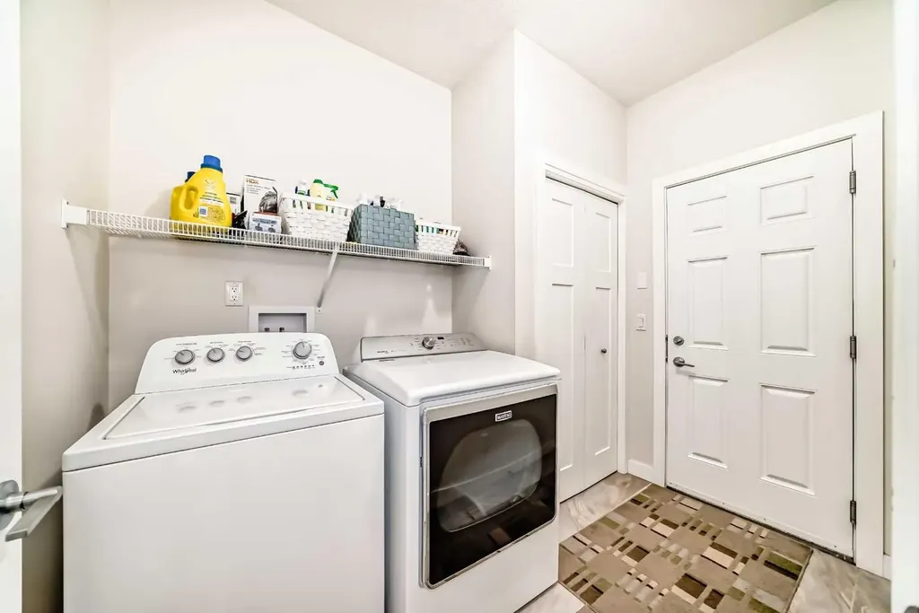151 Baywater Rise SW Airdrie AB T3H 3V4