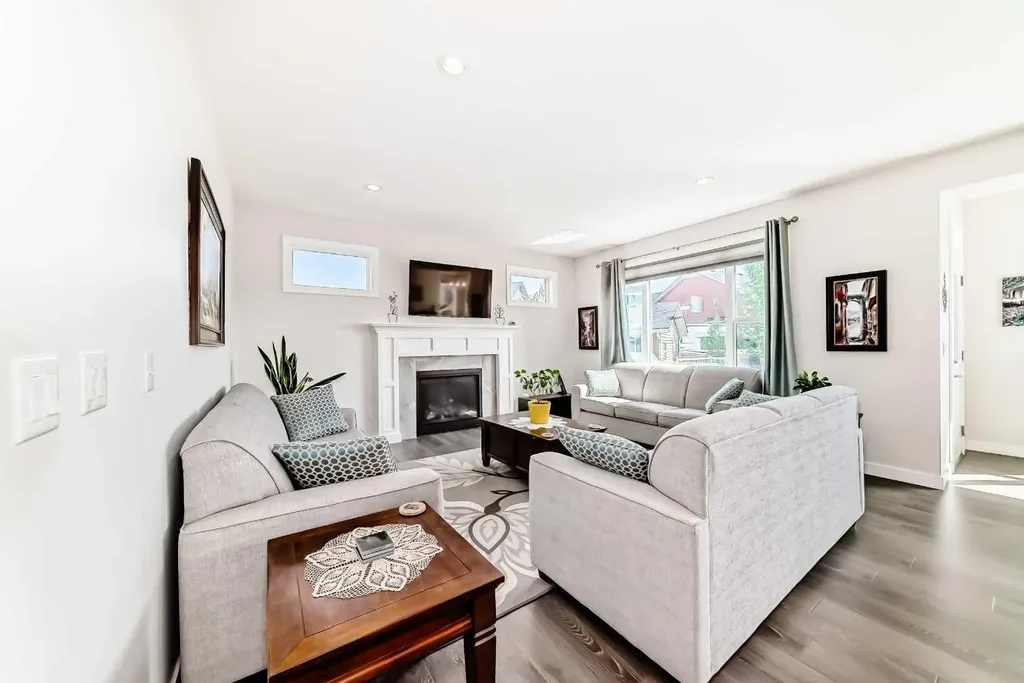 151 Baywater Rise SW Airdrie AB T3H 3V4