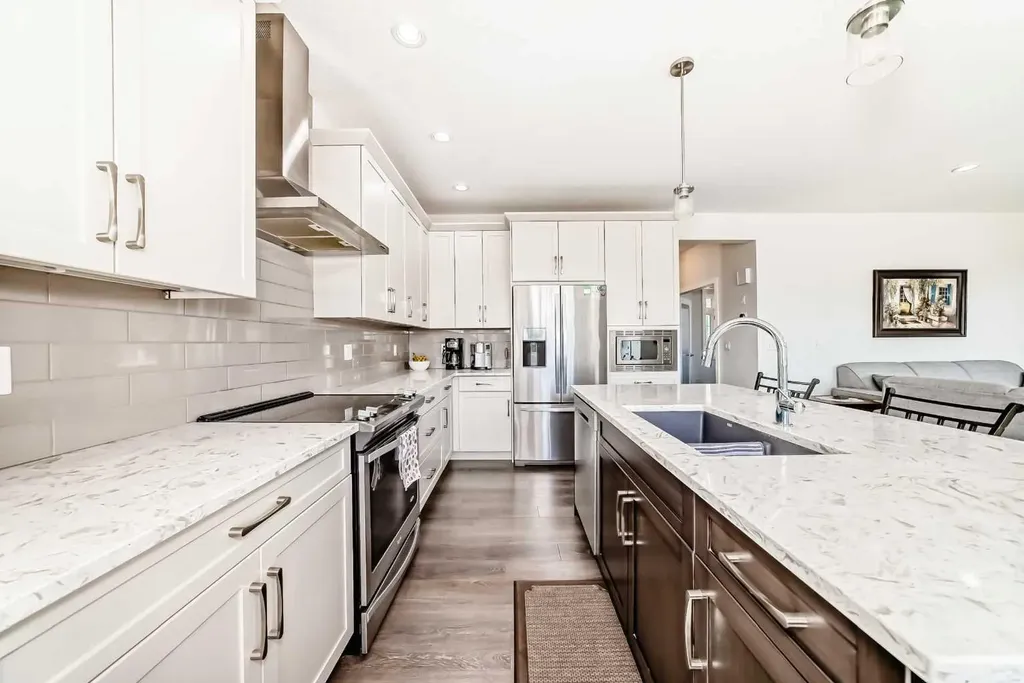151 Baywater Rise SW Airdrie AB T3H 3V4