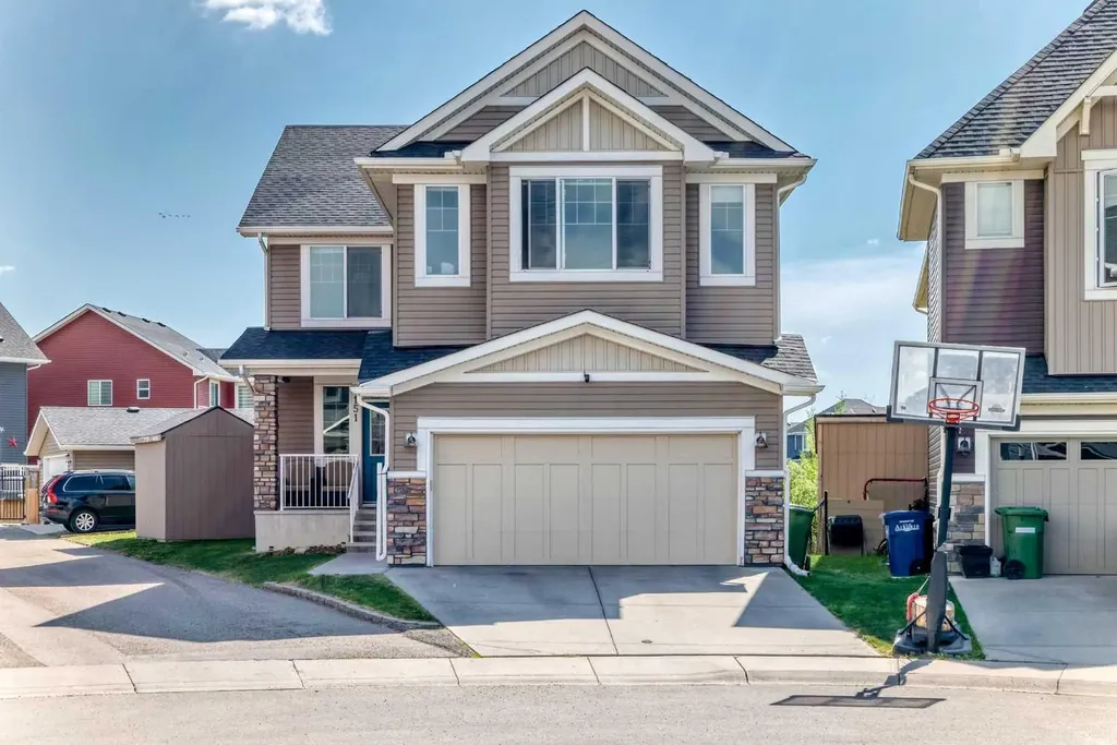 151 Baywater Rise SW Airdrie AB T3H 3V4