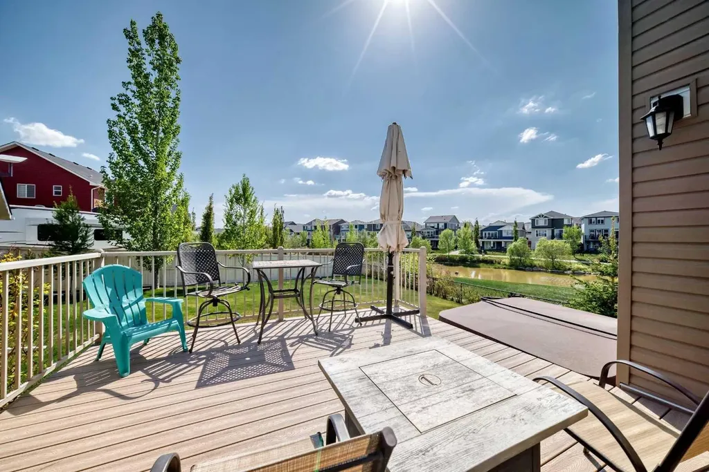 151 Baywater Rise SW Airdrie AB T3H 3V4