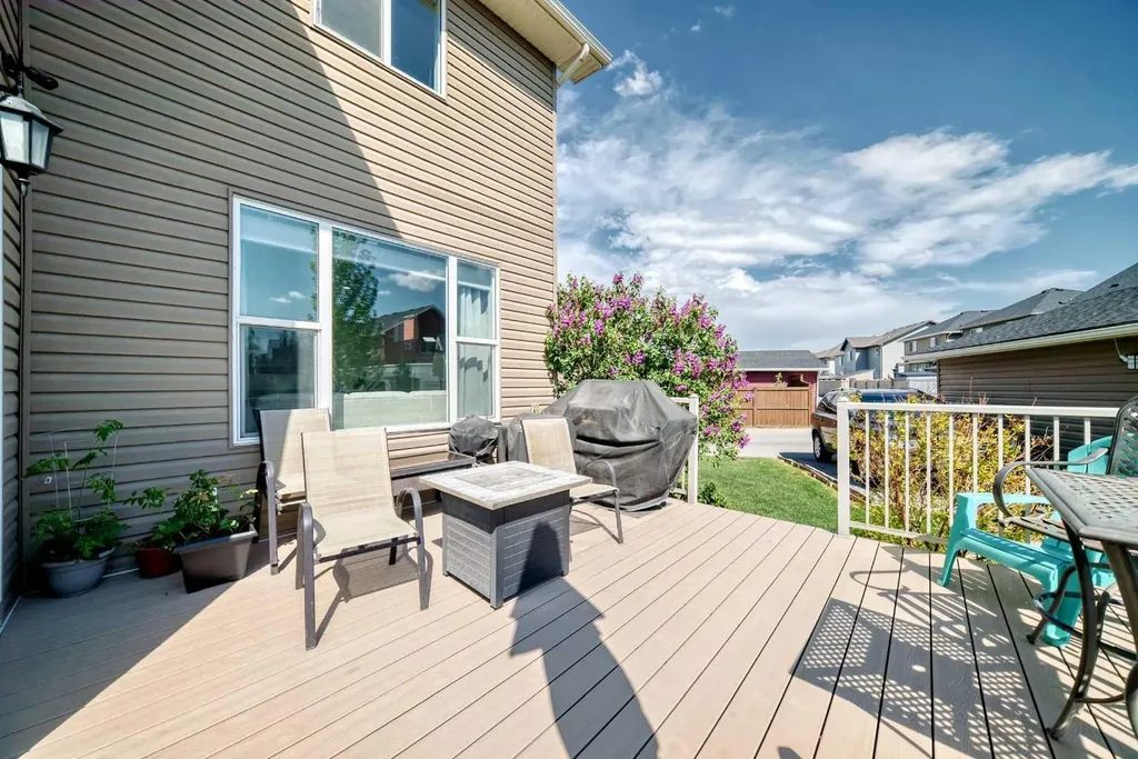 151 Baywater Rise SW Airdrie AB T3H 3V4