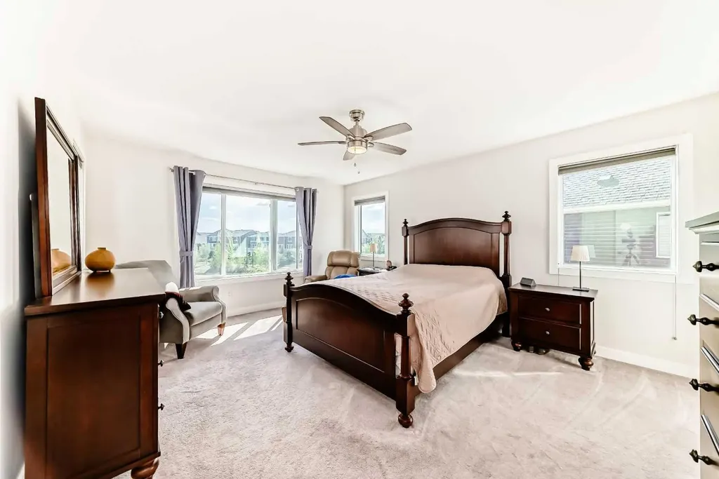 151 Baywater Rise SW Airdrie AB T3H 3V4