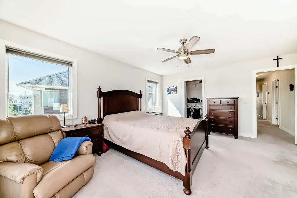 151 Baywater Rise SW Airdrie AB T3H 3V4